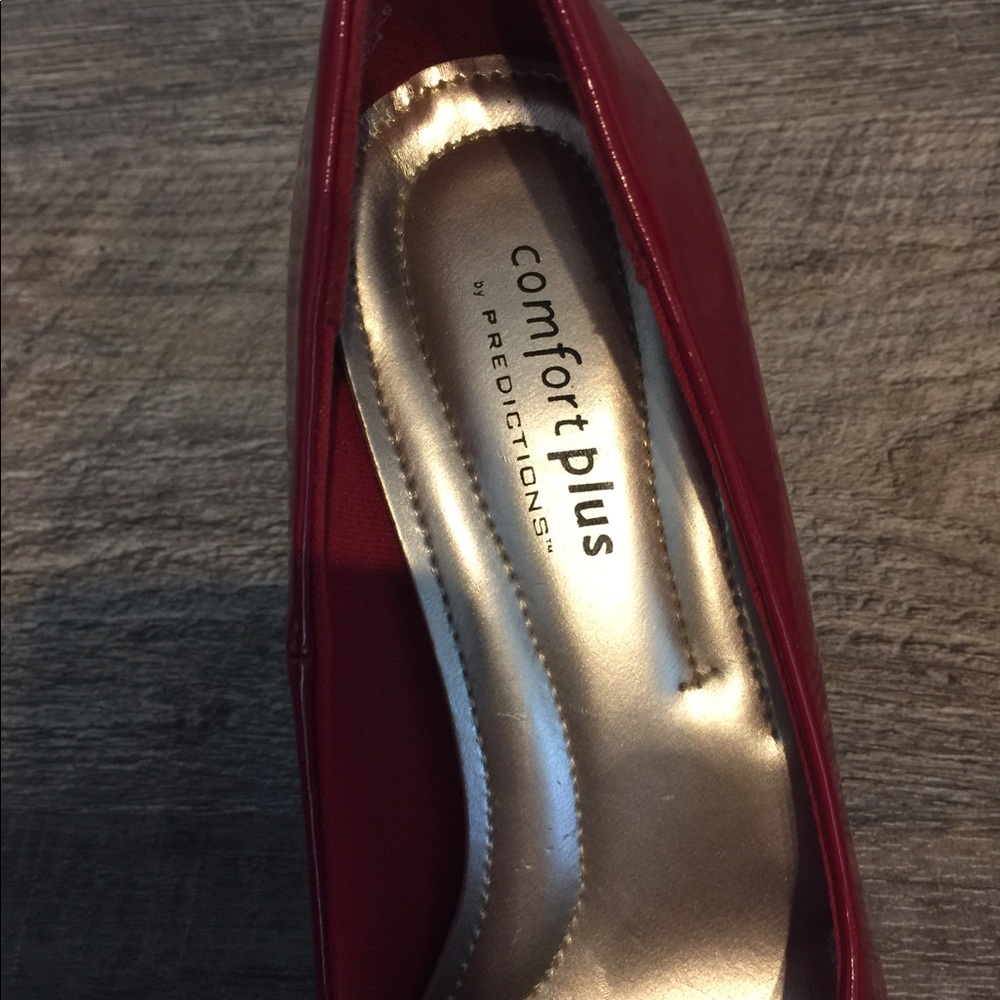 Red pumps. - Picture 5 of 5